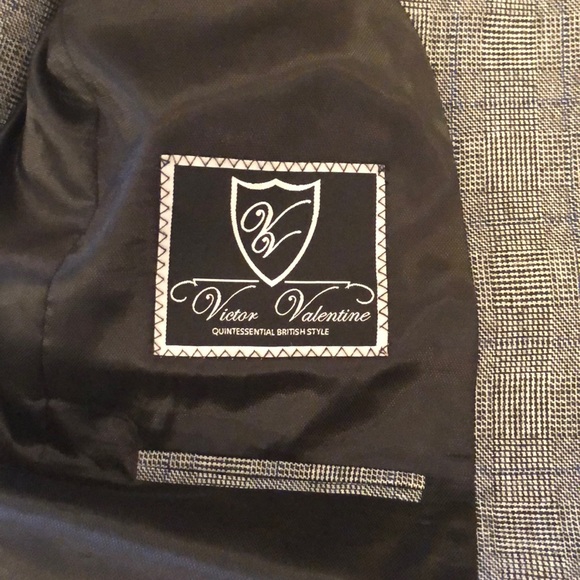 Classic British tweed, 3 piece suit - Picture 3 of 8